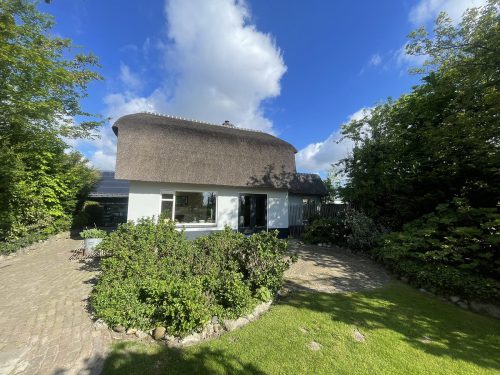 Landhuis-vanuit-voortuin